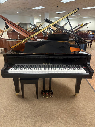 Beautiful Pre- Owned Yamaha Baby Grand 5'0" - Orem