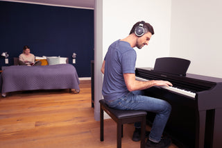 Yamaha Clavinova CLP-825 Digital Piano