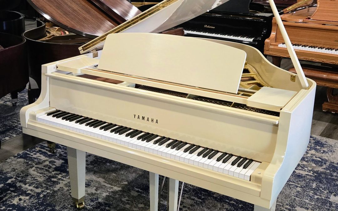 Pre-Owned Yamaha 5’3″ Polished Ivory Baby Grand Piano – St George